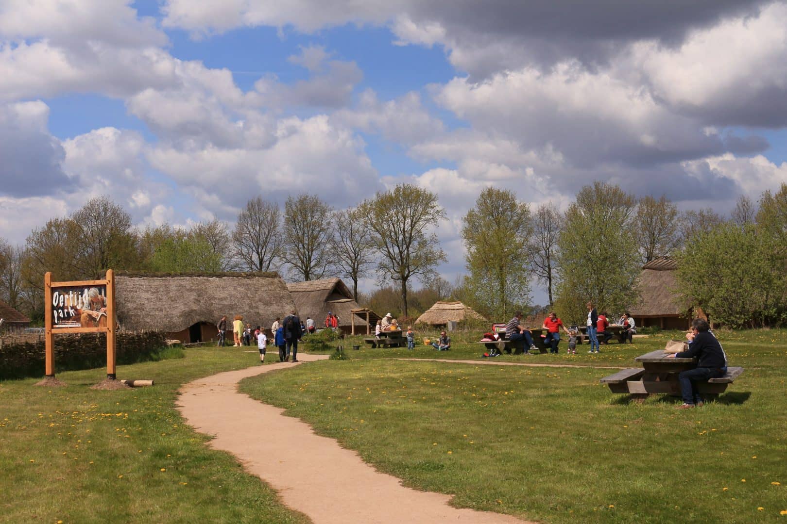 Hunebedcentrum Borger grasmat Hunebedcentrum Borger grasmat